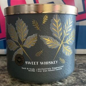 Bath & Body Works Sweet Whiskey 3-Wick candle